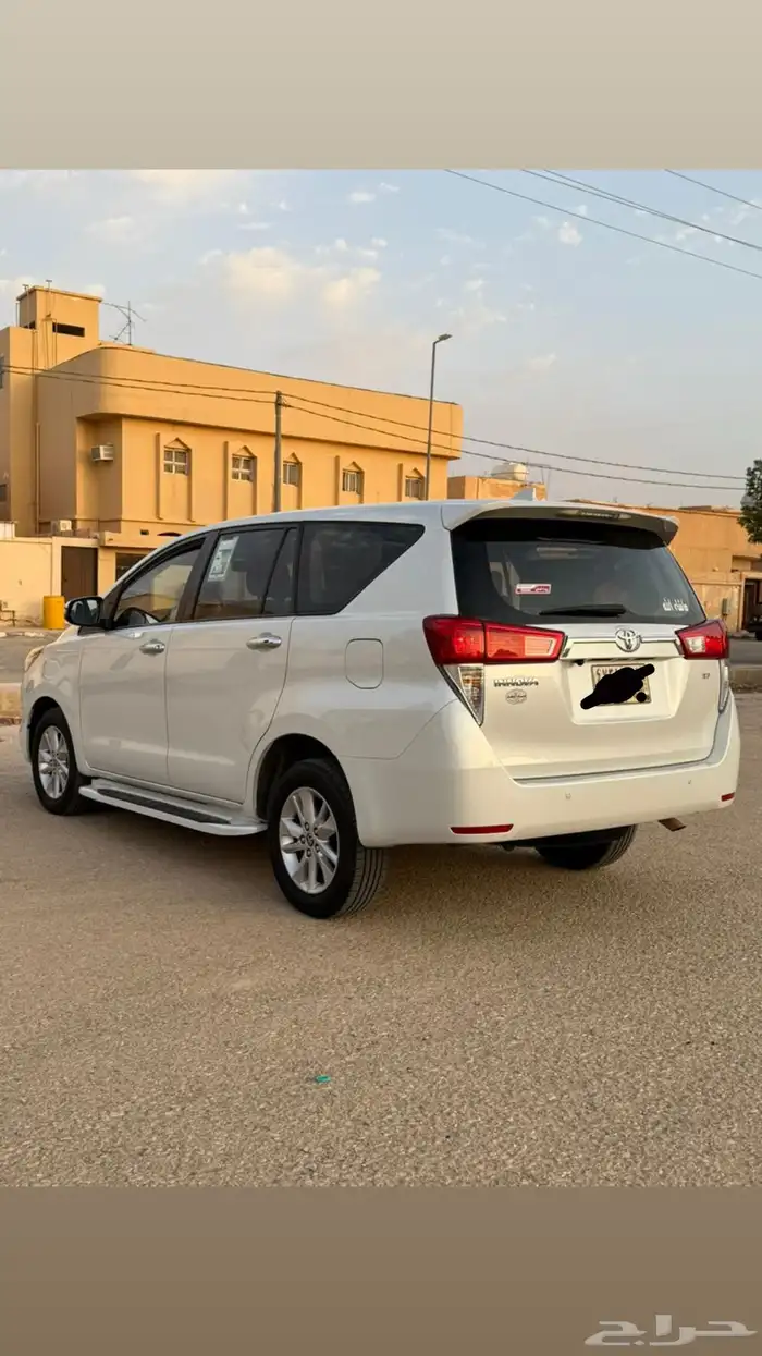 اينوفا مديل 2023اللون ابيض لؤلؤي 2