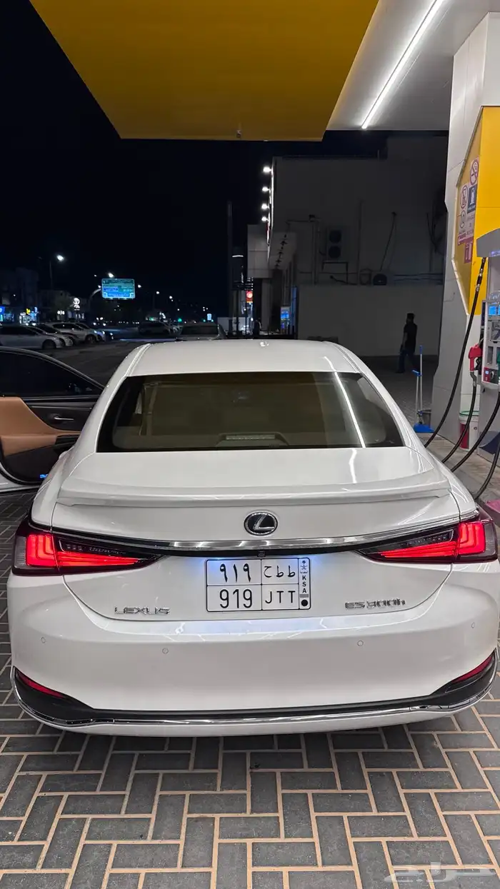 ES 300H 2019 لكزس 0