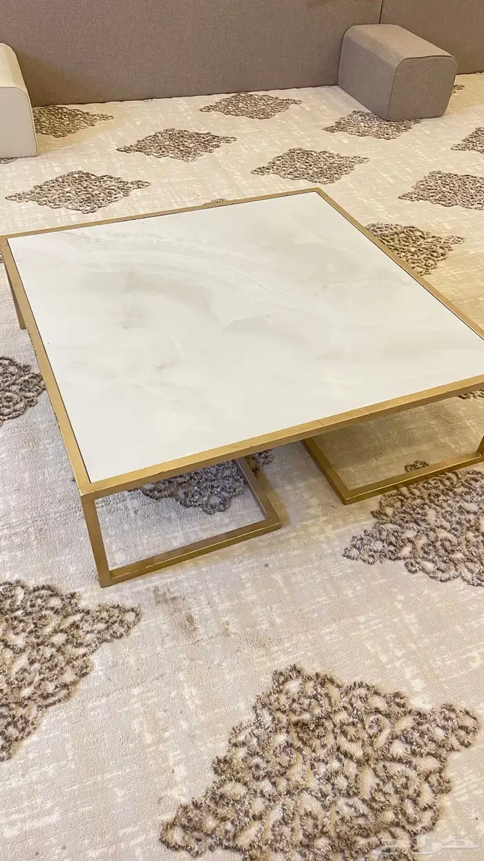 فرشه وطاولات للبيع 3