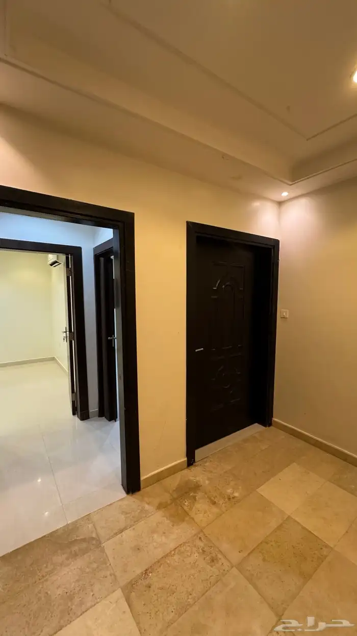 شقة للايجار حي حطين 0