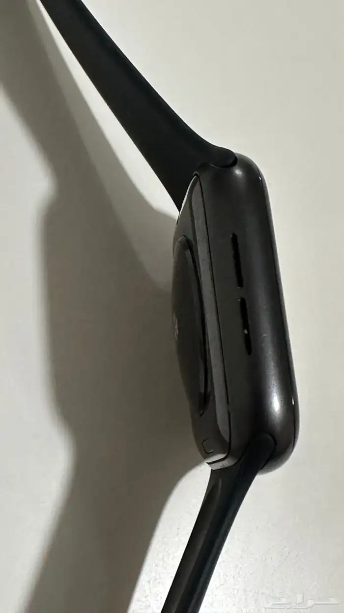 Apple Watch SE   44 مم   سوداء   ألمنيوم  حاله ممتازه 1
