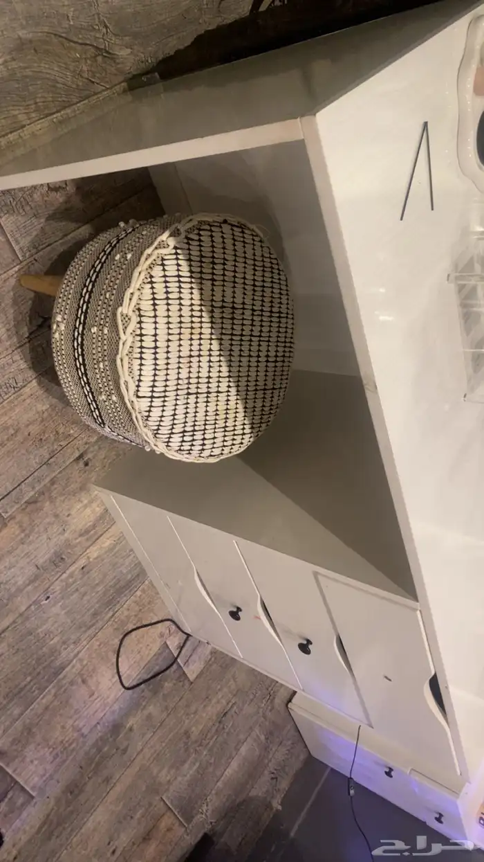 تسريحه ومكتبة 0
