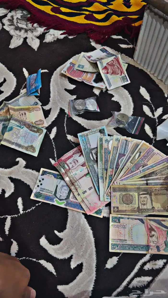 فلوس قديمه تعتبر من التراثيات بحدود 1000  لاعلى سومه ص.خاص 0