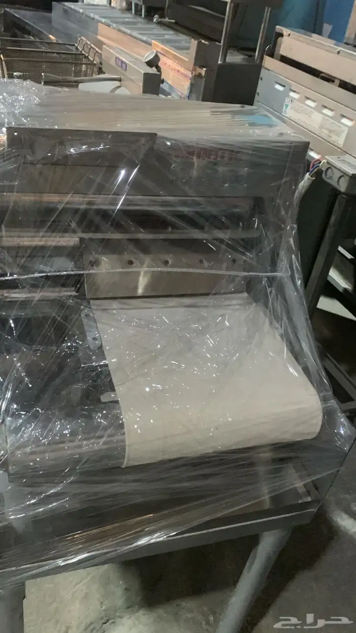 معدات مطعم وكفي شبه جديدة 4