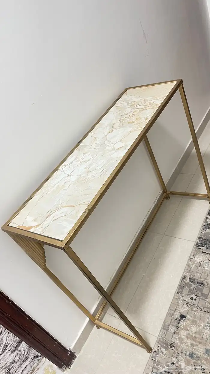 فرشه وطاولات للبيع 2