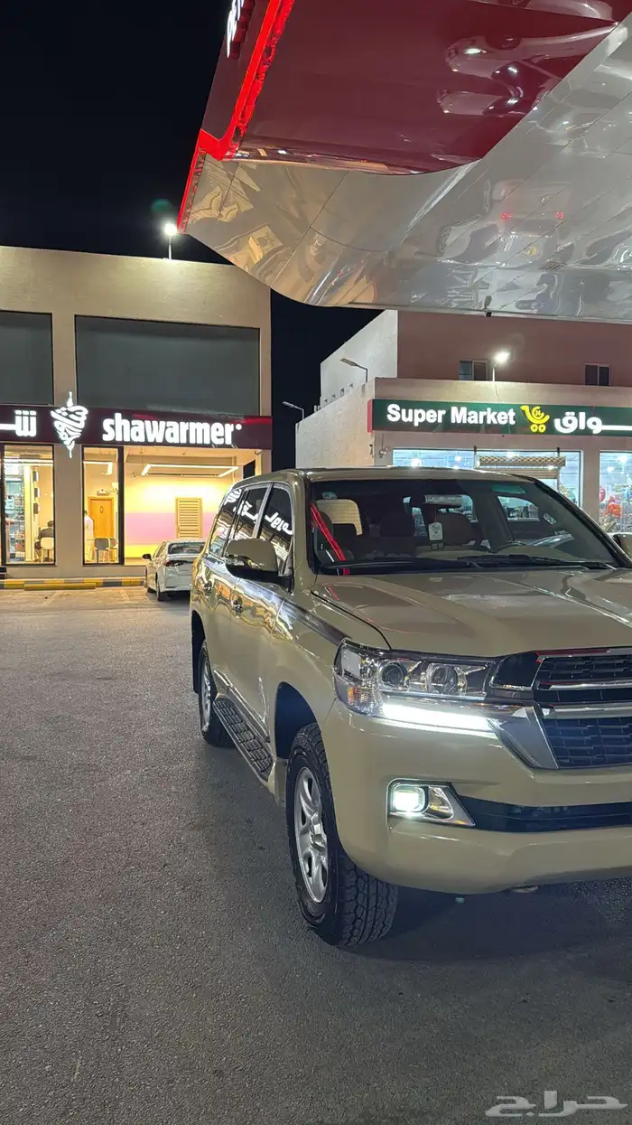 لاندكروزر GX 7