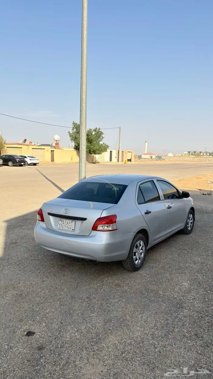 للبيع يارس 2010 1