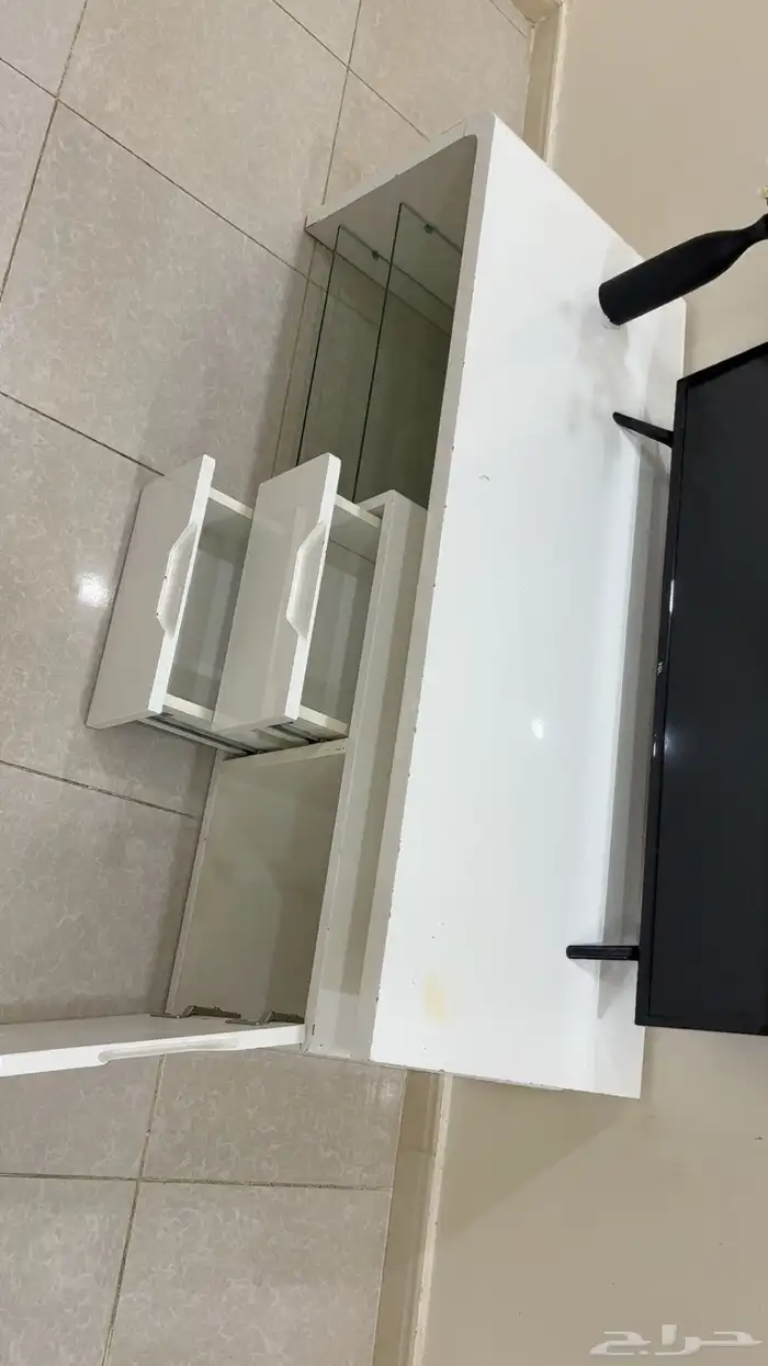 طاولات نظيفه للبيع 0