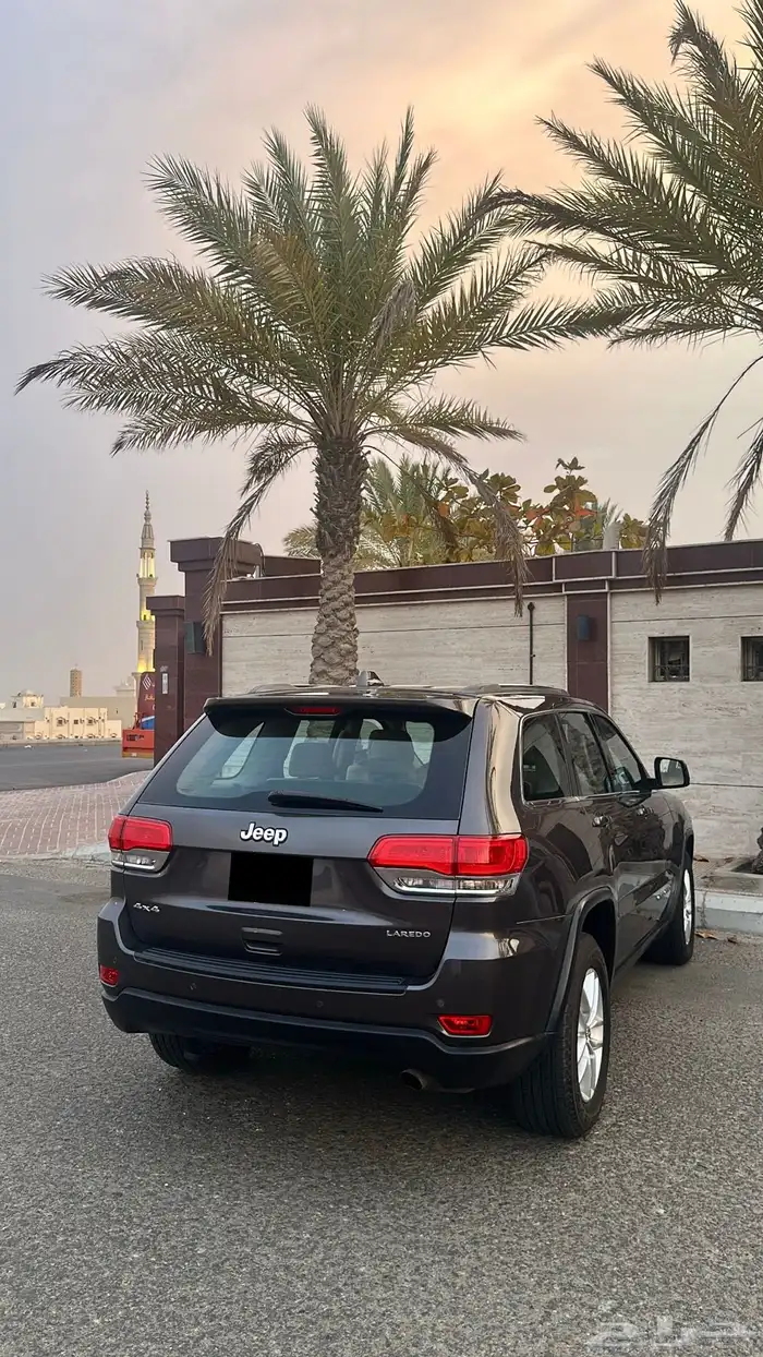 جراند شروكي 2017 - 6 سلندر LAREDO . 5