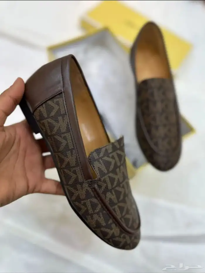 شنط وشوزات ماركه درجه اولى باسعار مميزه 25