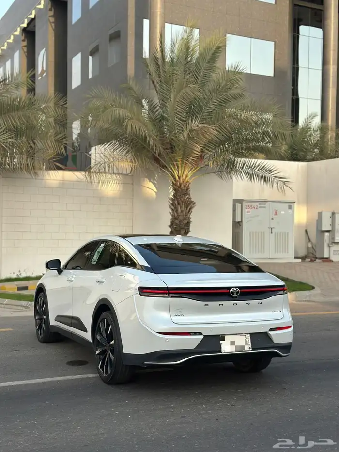 تويوتا كراون ماجيستا 2023 10