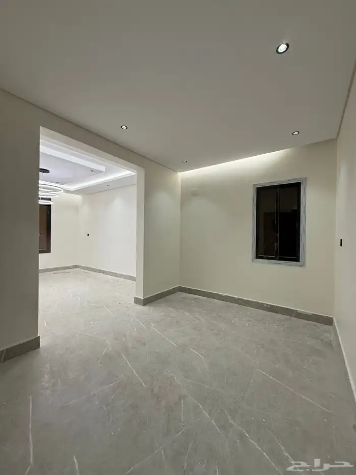 للبيع روف مدخل خاص 600 7