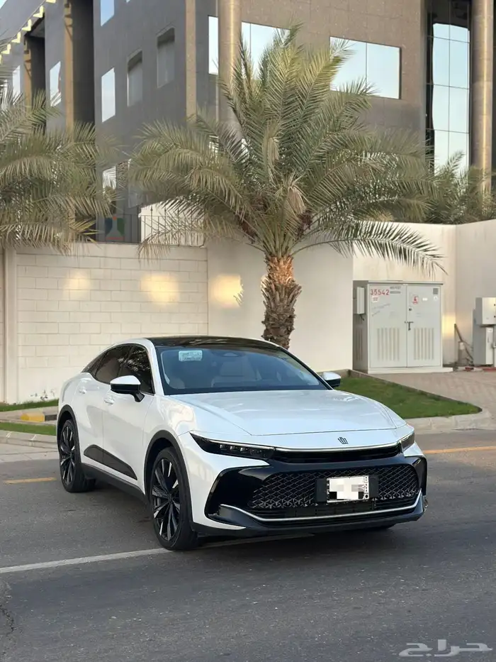 تويوتا كراون ماجيستا 2023 0