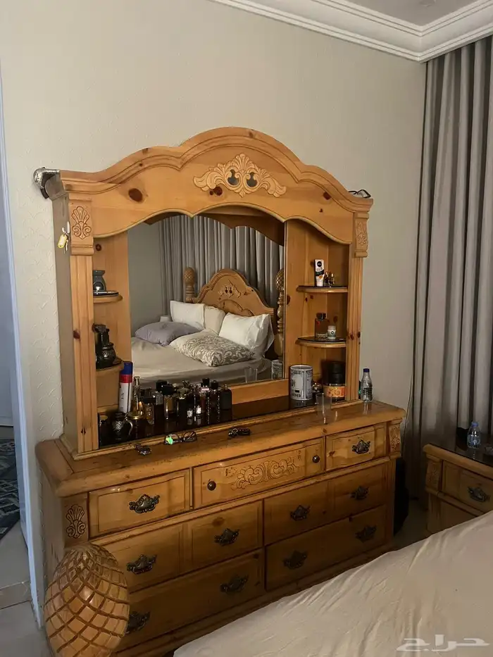 غرفة نوم كامله مع ثلاجتين ومراتب سرير طبيه 4