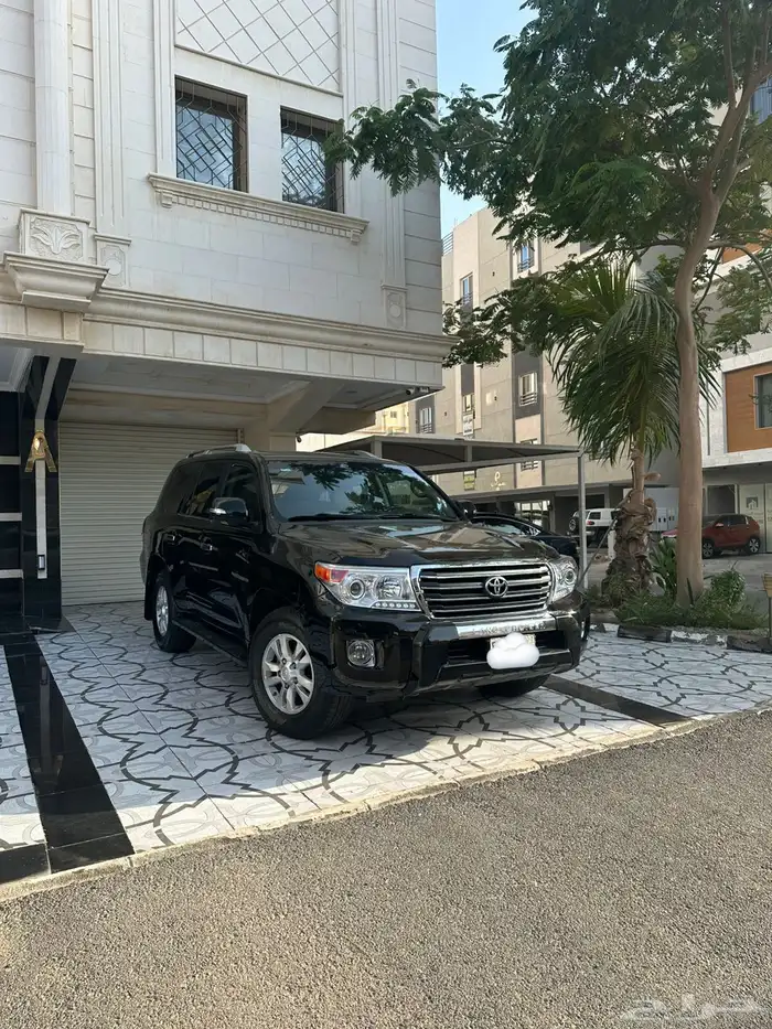 لاندكروزر 2011 4