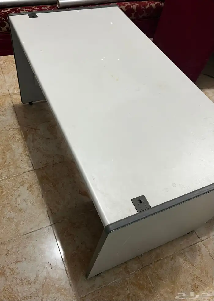 طاولة مكتب 2
