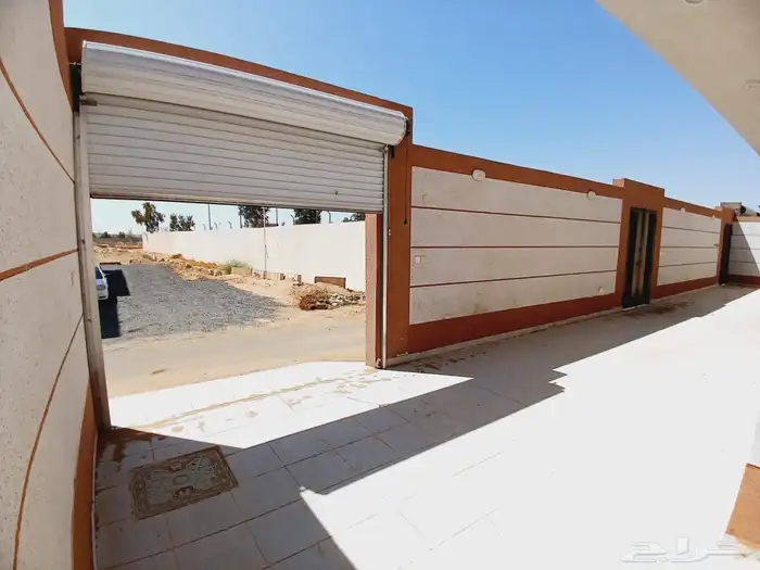 دور للبيع حي الحمدان بتبوك قريب من حي البوادي 9