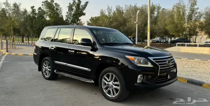 جيب لكزس LX570 موديل 2012 مخزن 1