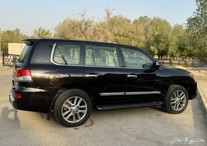 جيب لكزس LX570 موديل 2012 مخزن 6