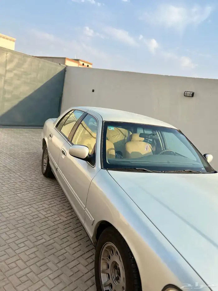 فورد كروان فكتوريا 2002 1