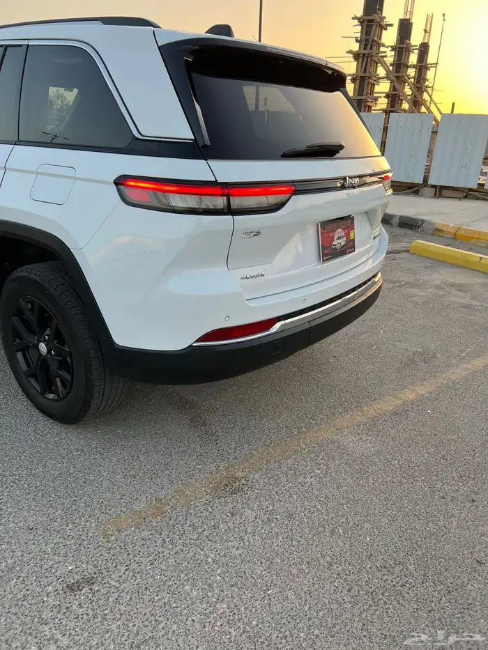 جيب جراند شروكي ليمتد فل V62023 7