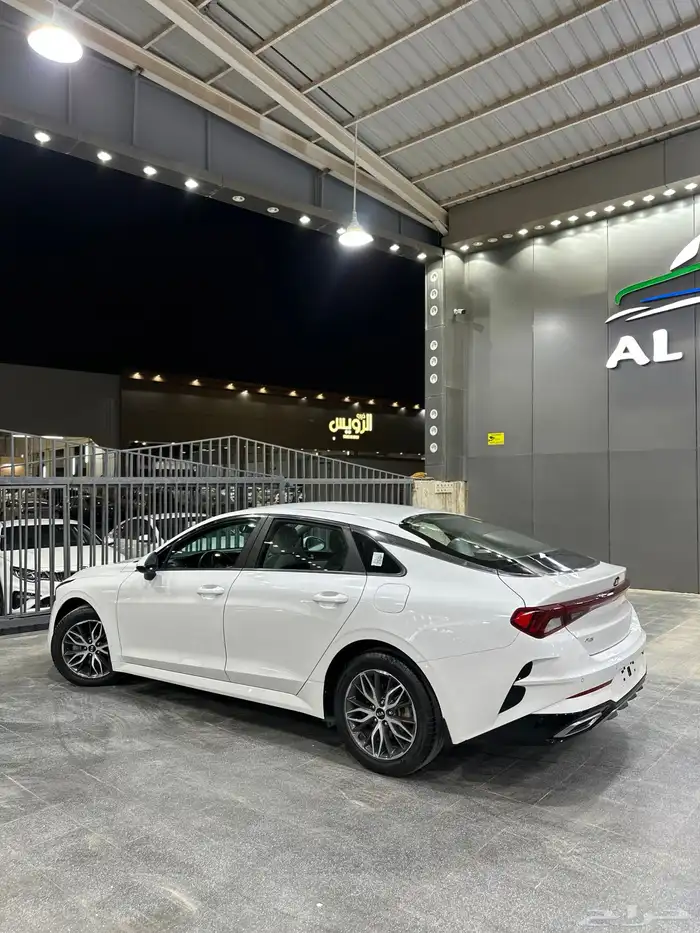 كيا K5 مطور 2021 لؤلؤي لدى معرض(عبيد الرشيدي) 6