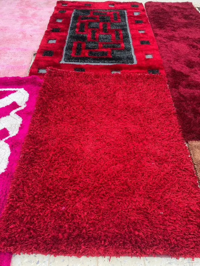 سجادات بعضها تركيه ولوحة على شكل سجاد 3