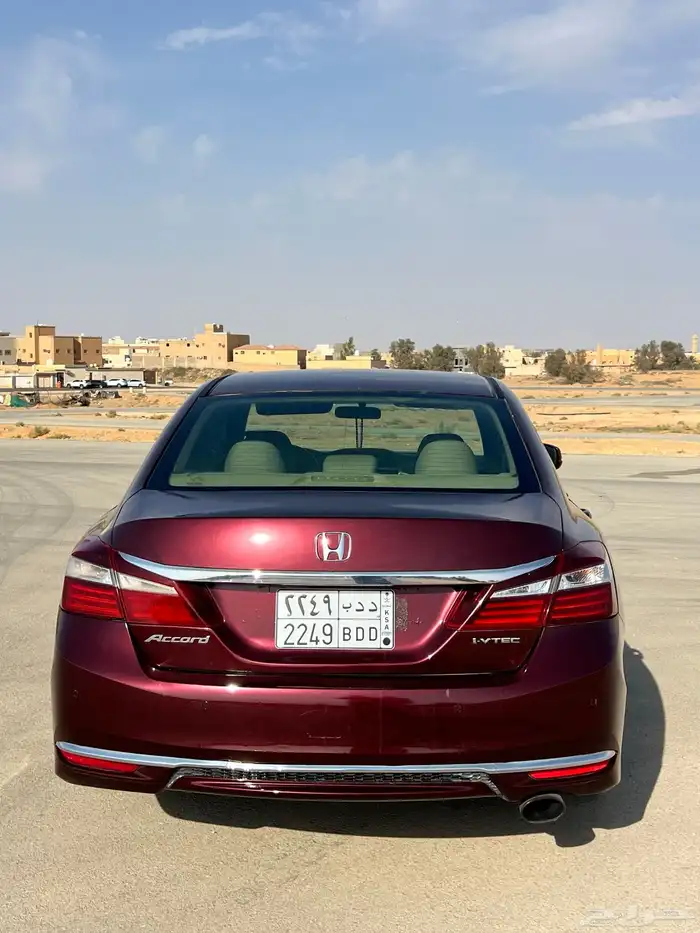 هوندا اكورد 17