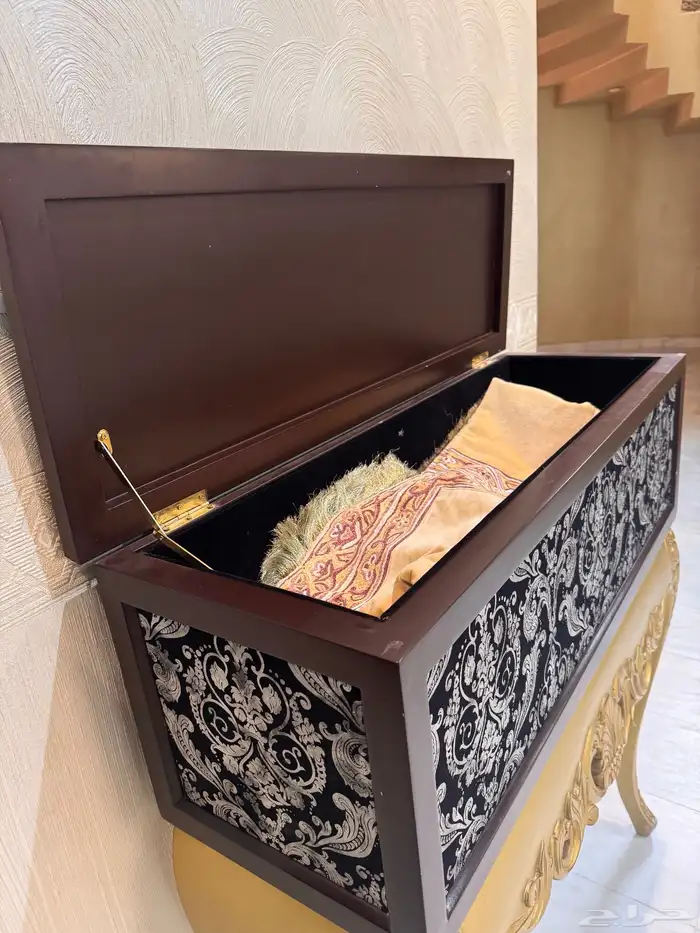 دولاب سجادات وعبايات 3