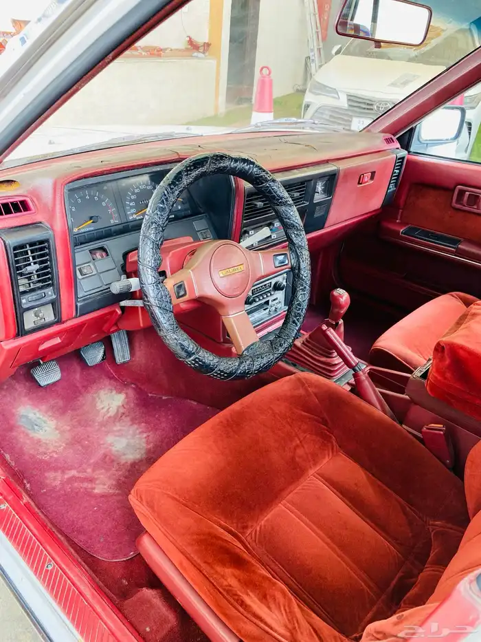 نيسان لوريل 1988 13