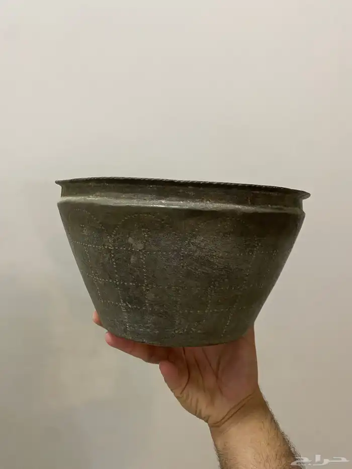 مرواة نحاس منقوشة نادرة 2