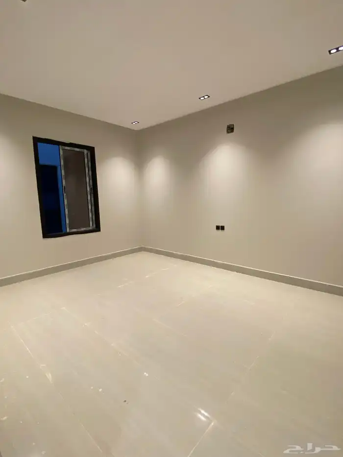 دور اول للبيع بمساحة مميزة 6