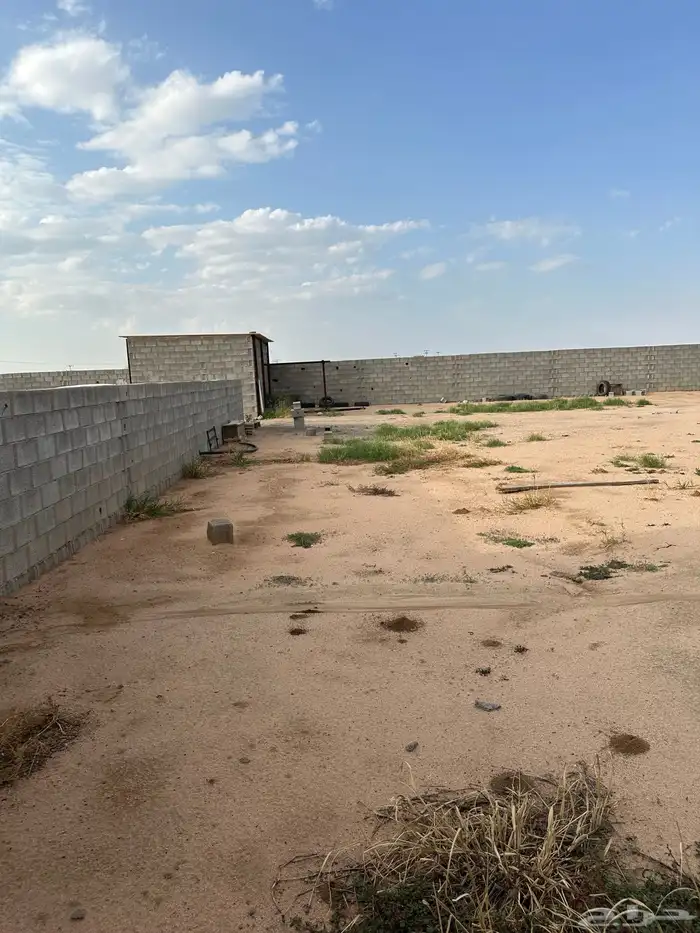 استراحة مكتملة الخدمات الموقع بداية عشيره خلف محطة تنومه 2ك 23