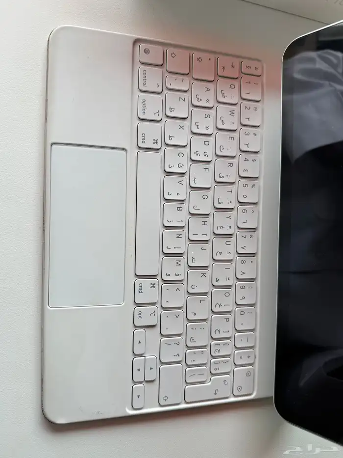 ايباد برو M2 256 شريحة مع كيبورد اصلي وقلم 16
