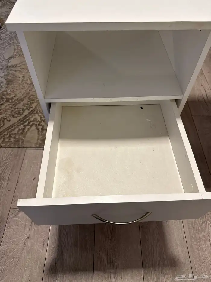 مكتب دراسي ابيض 2