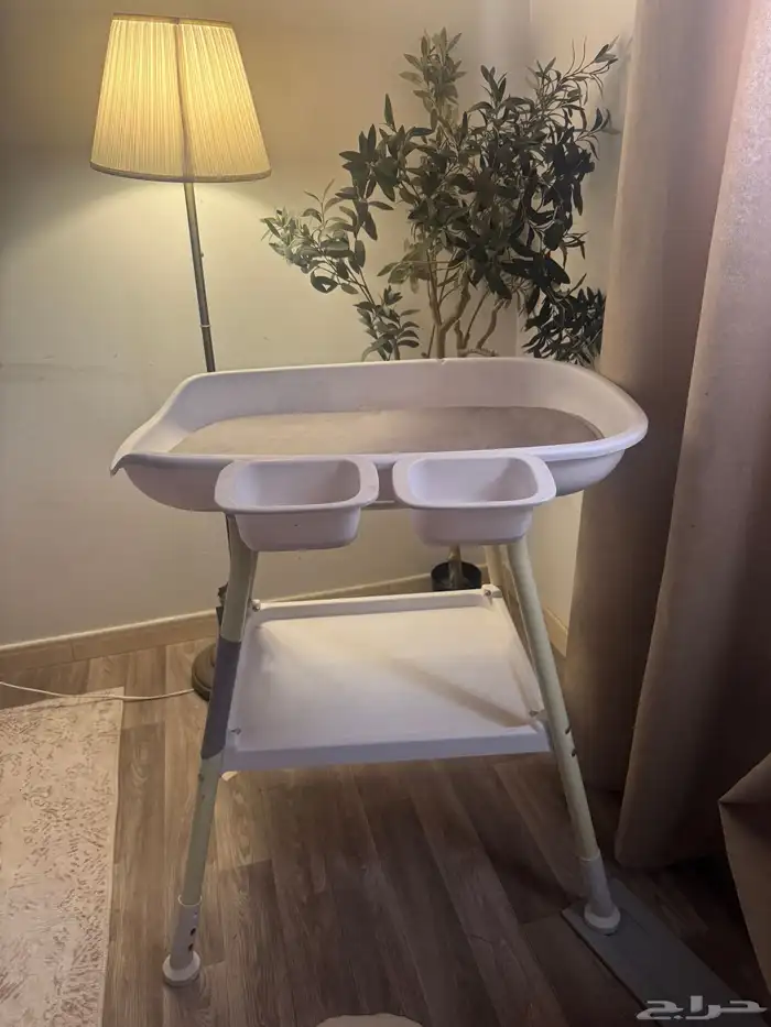 طاوله تغير حفاظ و استحمام 0