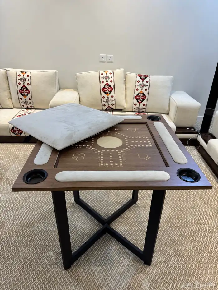 طاولات بالوت و جكارو عصريه 1