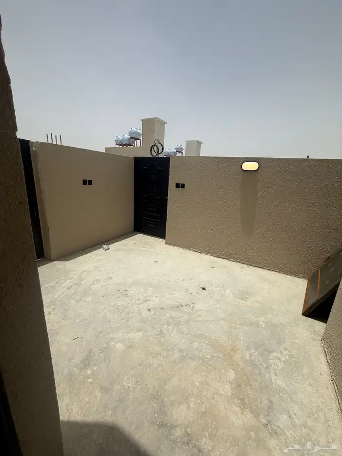 للبيع شقق علويه بمصعد وسطح خاص دره الموسي خميس مشيط 39