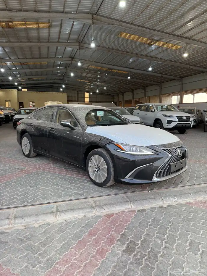 لكزس ES 250 فئة AA بنزين 2025 1