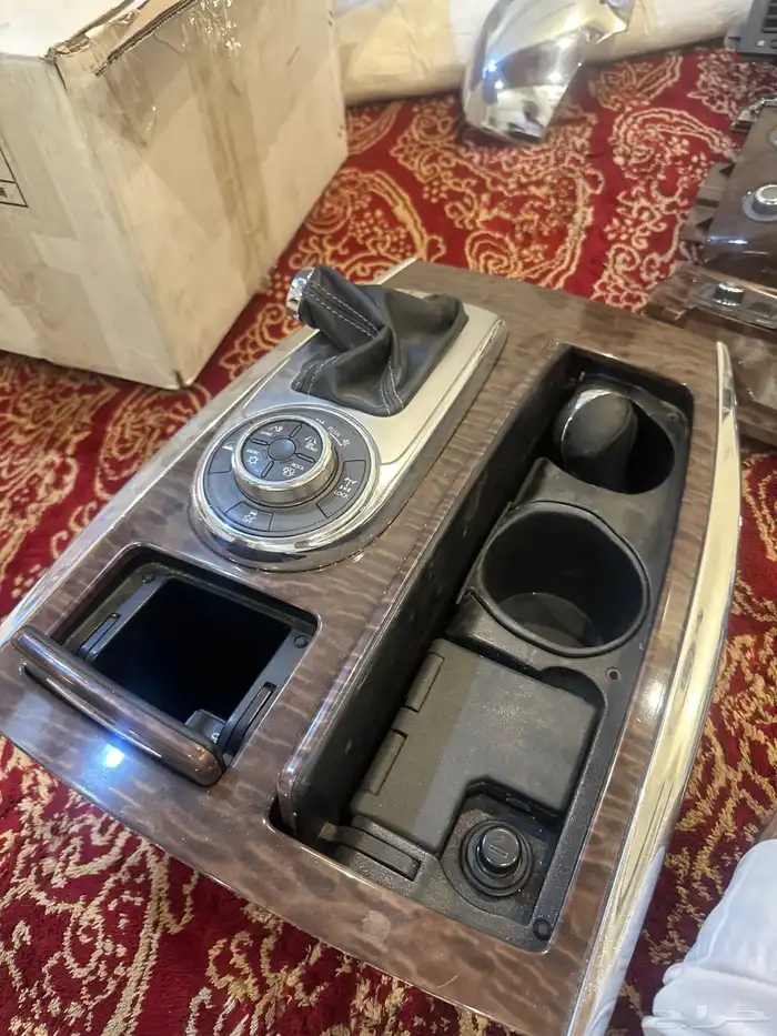 قطع غيار نيسان باترول بلاتينيوم 4