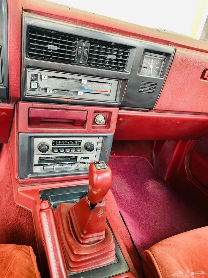 نيسان لوريل 1988 11