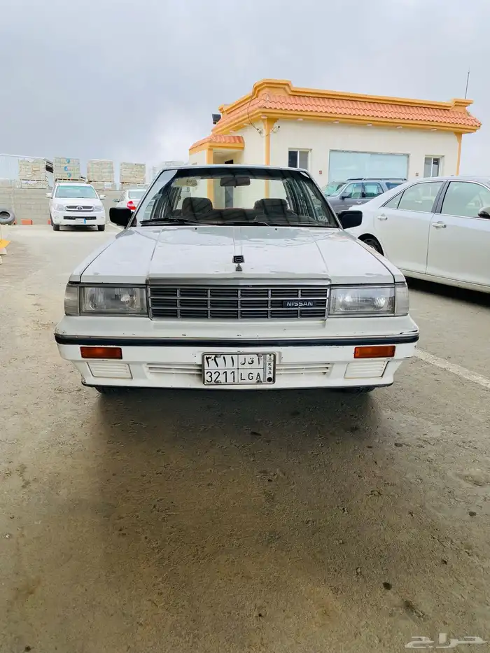 نيسان لوريل 1988 1
