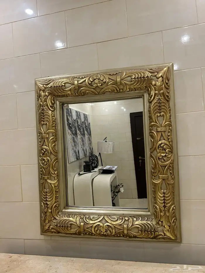 مدخل شقه او عمارة او فيلا للبيع اللون ذهبي ونظيف 3