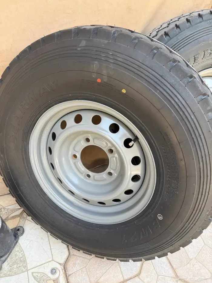جنوط هلل وكفرات جيب ربع دانلوب خوات الجدد 9