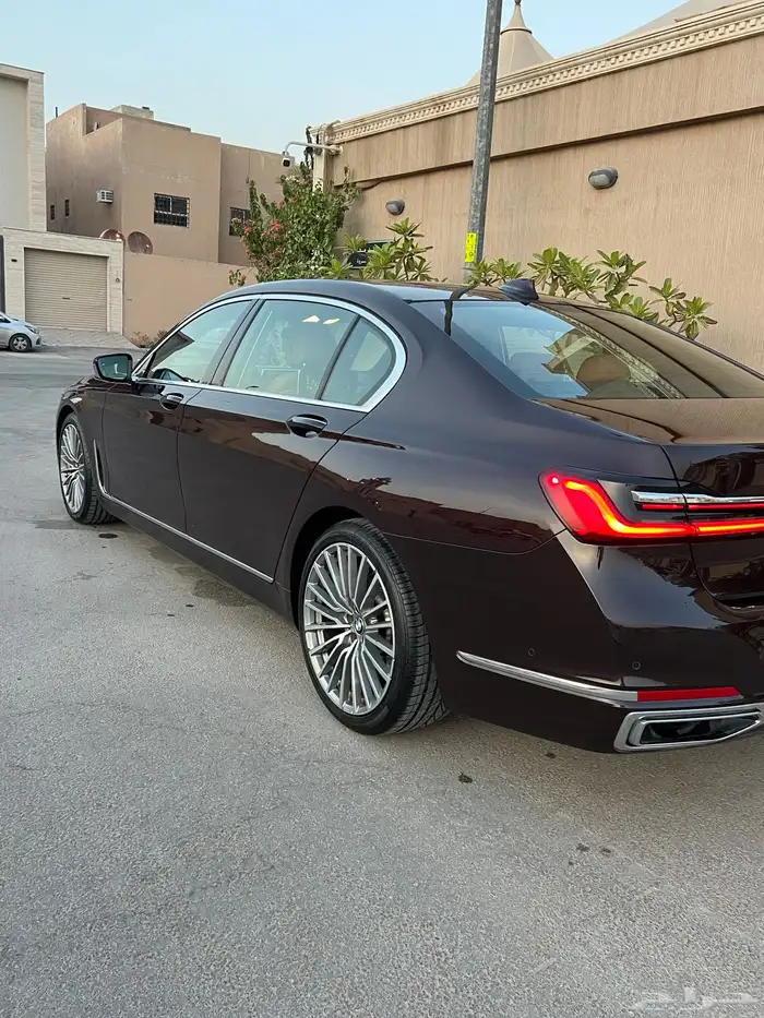 للبيع بي ام 730 2