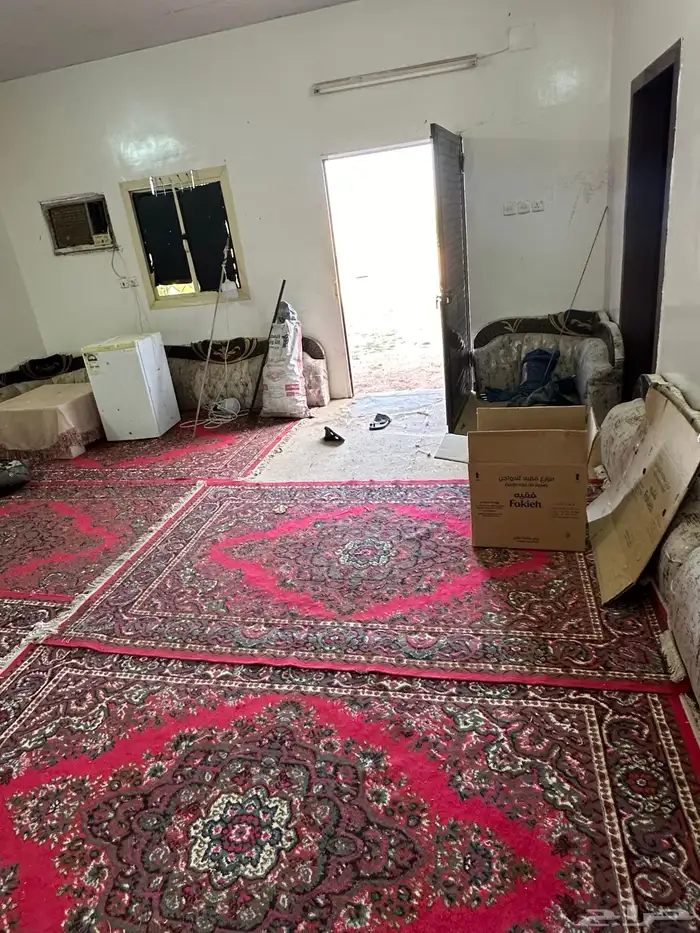 استراحة مكتملة الخدمات الموقع بداية عشيره خلف محطة تنومه 2ك 7