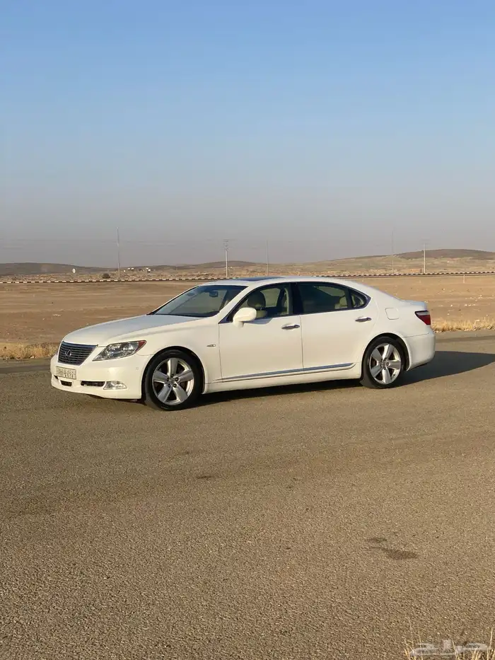 لكزس LS-460 7