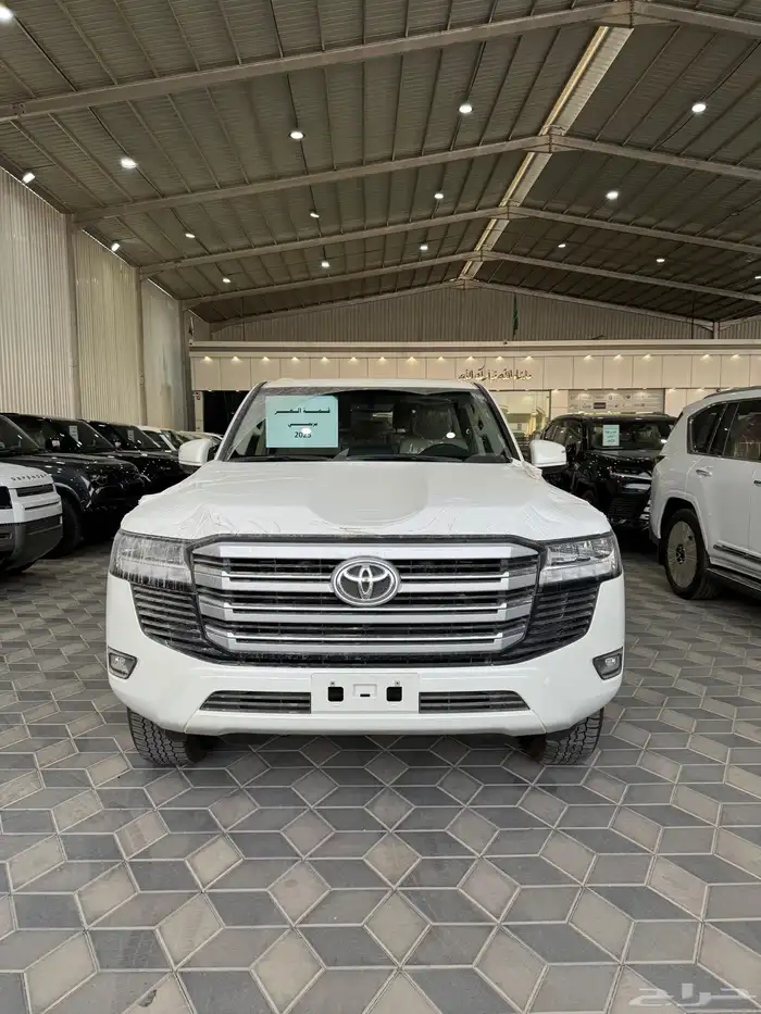 لاندكروزر - GXR - L2 - بريمي - 2025 0