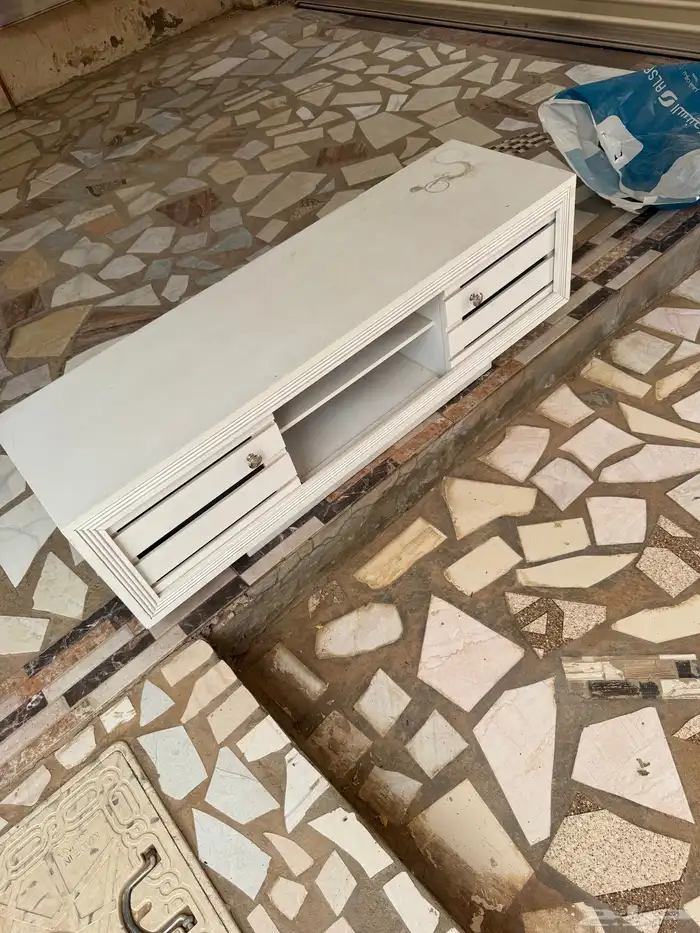 طاولة تلفزيون 120 متر 0