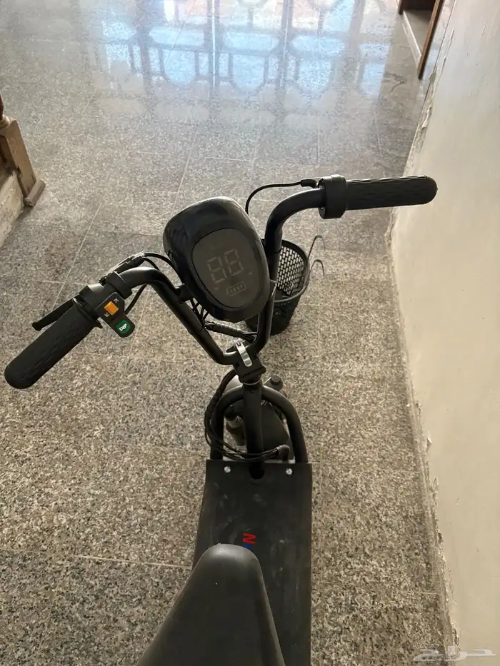 للبيع سكوتر ابوسله مستعمل تقريبا شهر بس 9